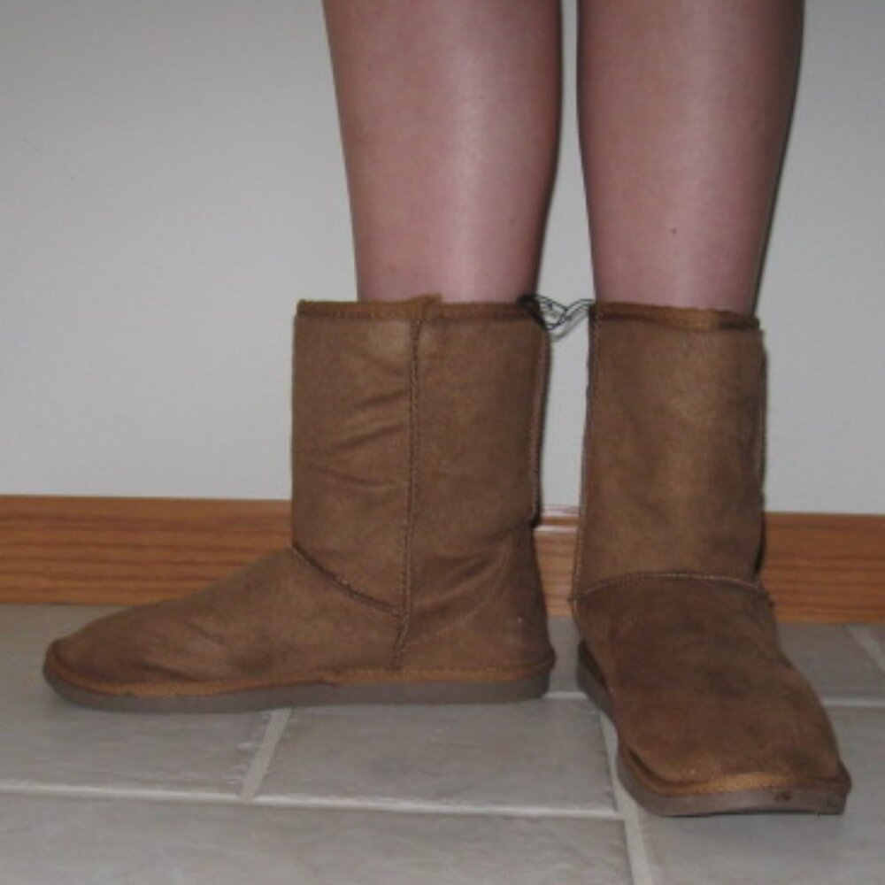 FADED GLORY WOMENS SZ 6 - 7 CHESTNUT (TAN) FAUX SUEDE BOOTS SLIPPERS VANESSA NWT